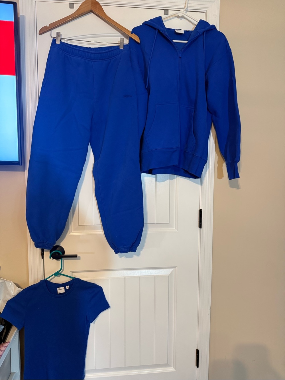 Aritzia three-piece royal blue Joggers set